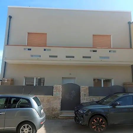 Charming Santantioco With 2-way Air Con Uncovered Parking Hotel