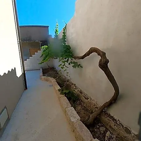 מלון Charming Santantioco With 2-way Air Con Uncovered Parking SantʼAntìoco